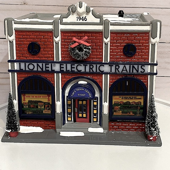 DEPARTMENT 56 - Lionel Electric Train Shop - Original Snow Village - Picture 1 of 10